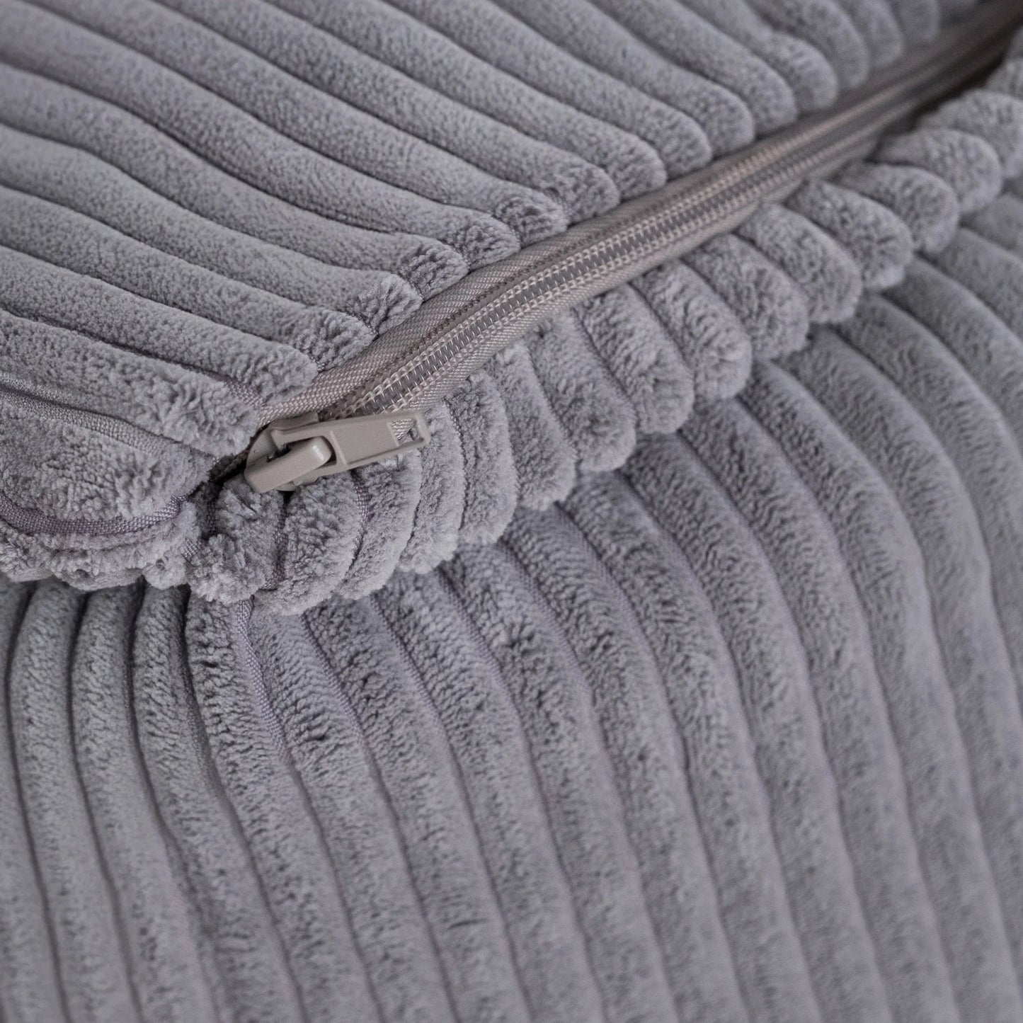 Pouf fauteuil carré en velours côtelé gris pour enfant