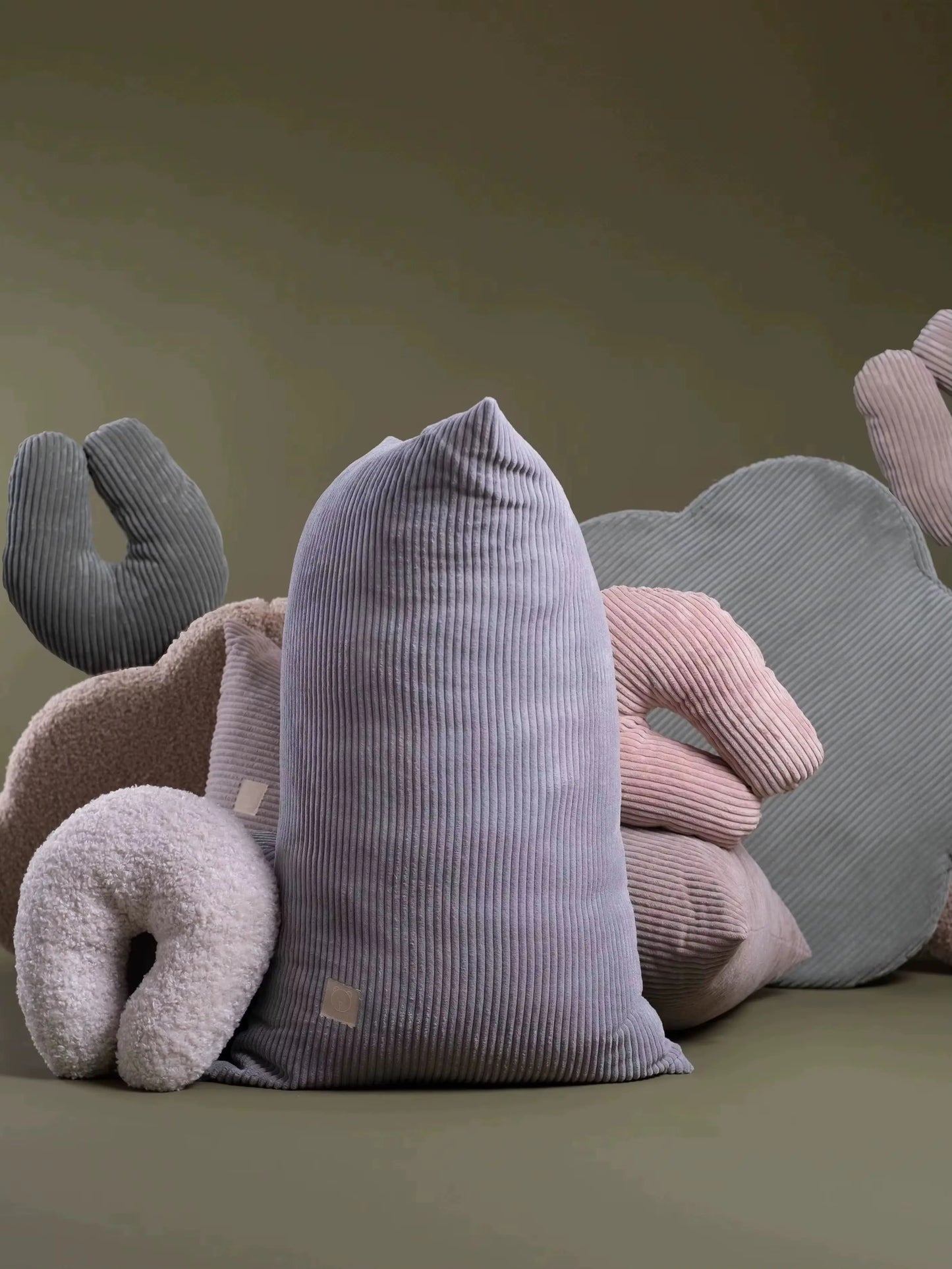 LoungeBear - Pouf Haricot gris en velours côtelé | 120x80cm