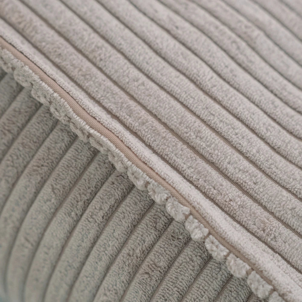 Pouf de sol marron en velours côtelé pour enfant